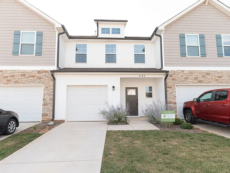 4902 Cannon Crossing Way — Photo 1