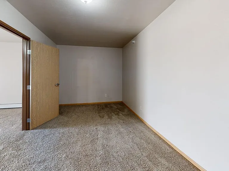 Roosevelt West Apartments — Photo 6