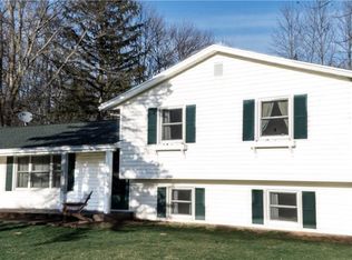 641 Blue Spruce Dr, Webster, NY