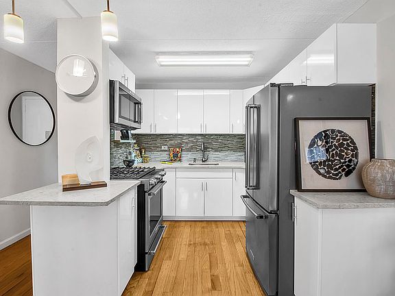 3rd image of 220 Manhattan Ave APT 7P