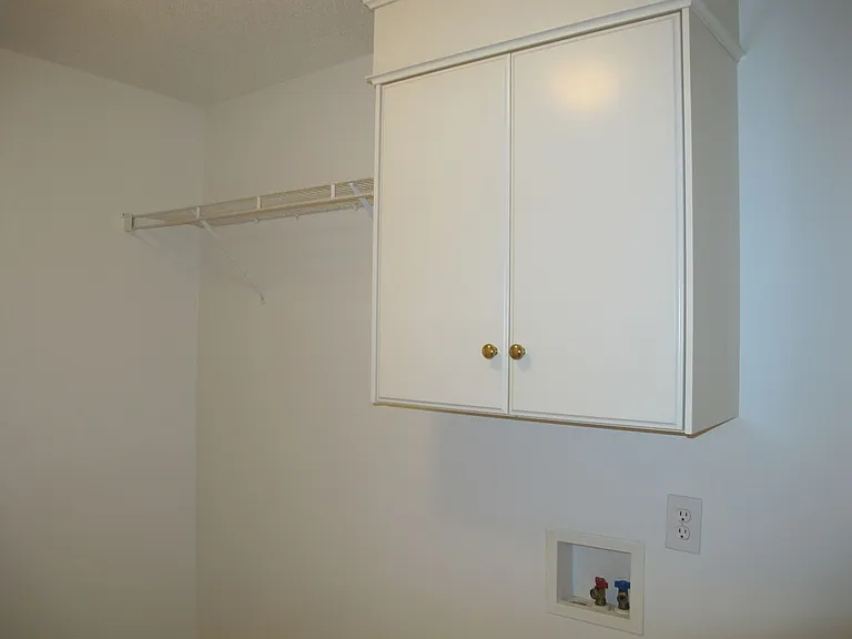 600 Surrey Ln — Photo 24