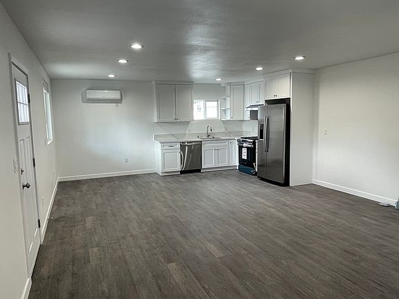 2nd image of 10305 Rosewood Ave