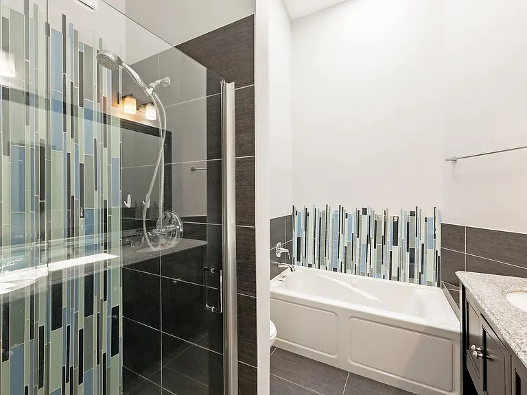 215 Lynn Manor Dr — Photo 35