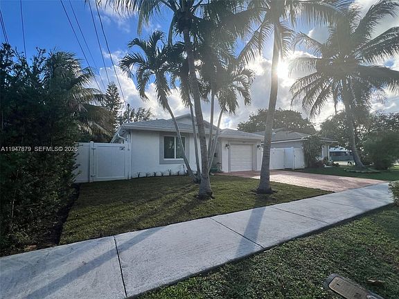 4th image of 747 SW 6th St