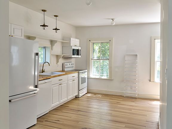 Kitchen Dinning.