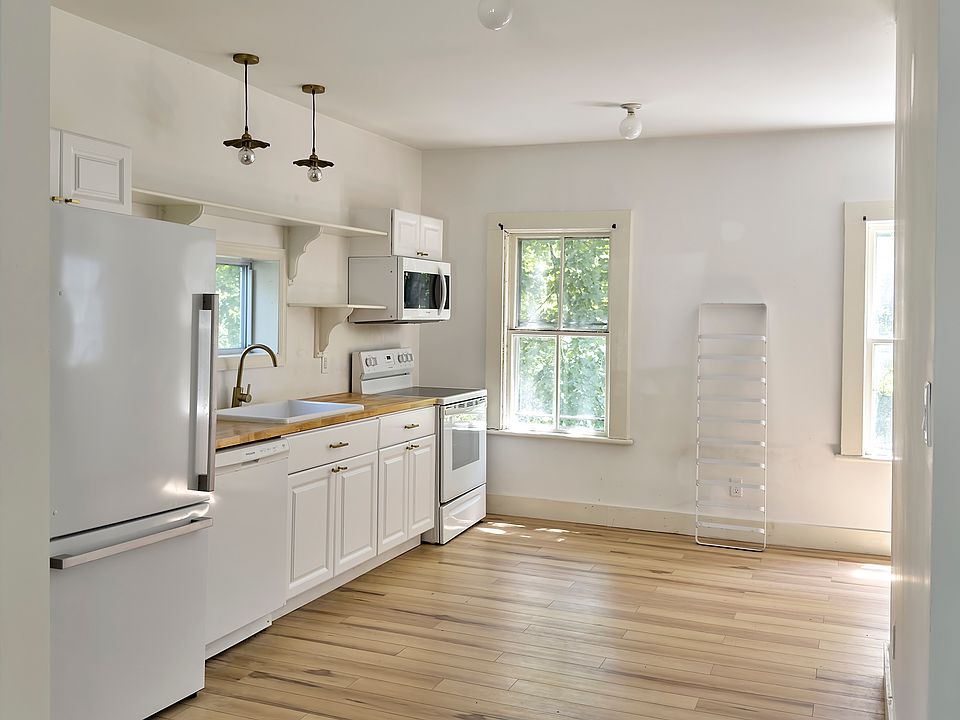 Kitchen Dinning.