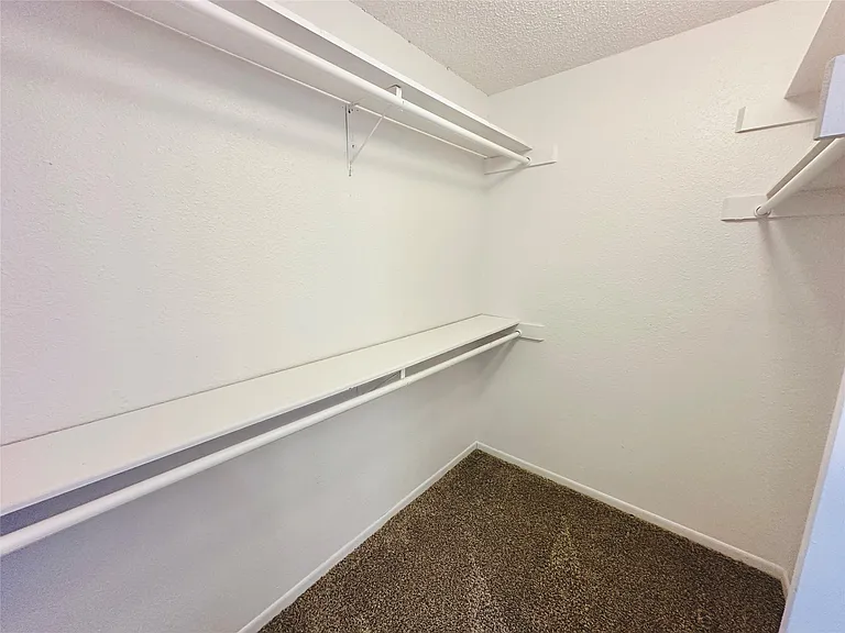 1002 Ridgemont St — Photo 24