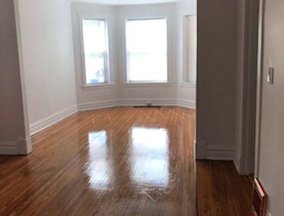 2nd image of 3755 N Oakley Ave #1