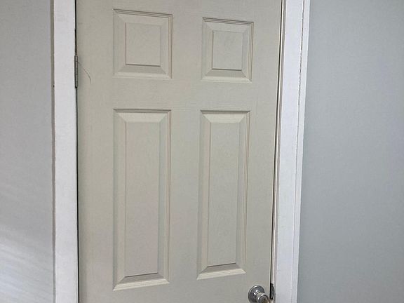 4th image of 11118 S Vernon Ave #1