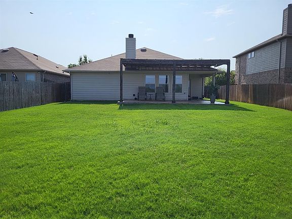 2nd image of 724 Cheyenne Dr