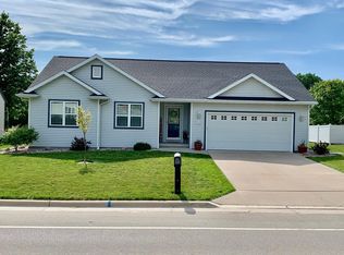 236 Ryan St, Combined Locks, WI 54113