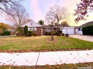 74 Stewart Ave, Garden City, NY 11530