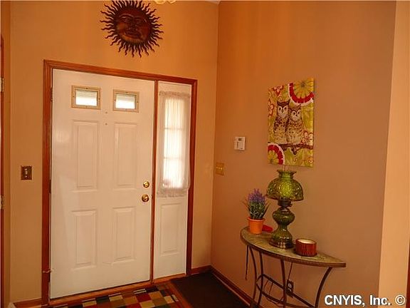 3rd image of 7258 Leafcrest Ln