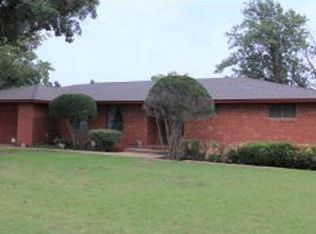 720 N 17th St, Frederick, OK 73542