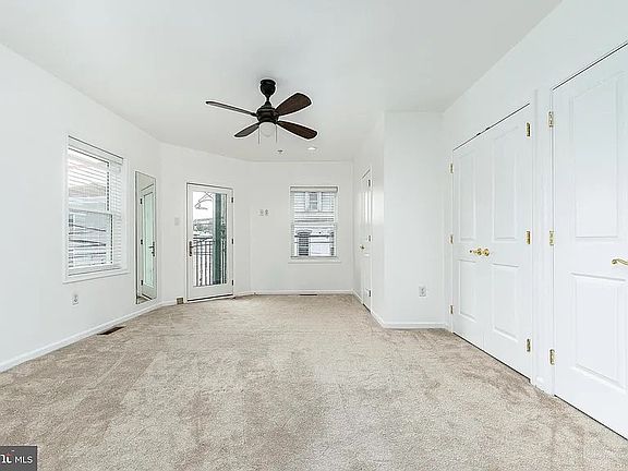 5th image of 3937 Terrace St #2