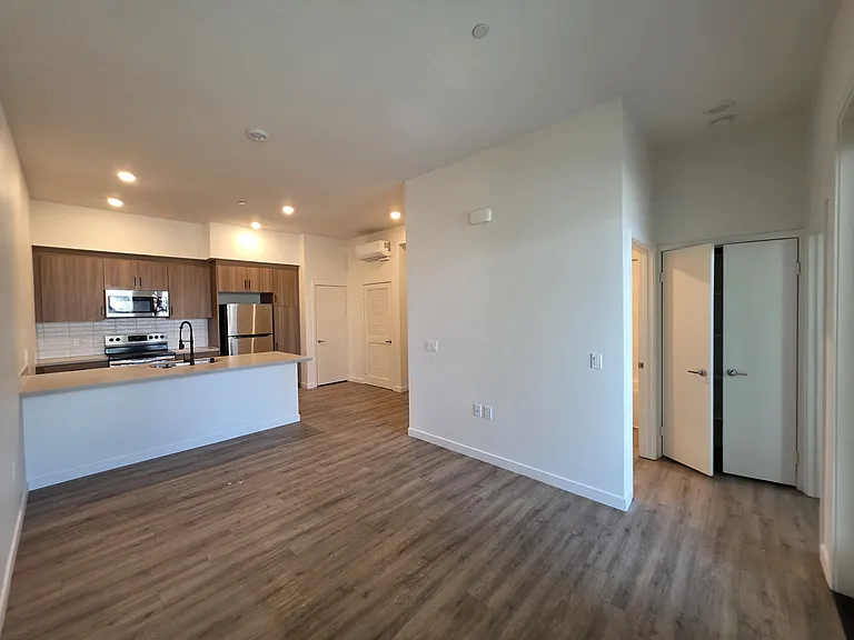 615 Highland Ave #105 — Photo 6