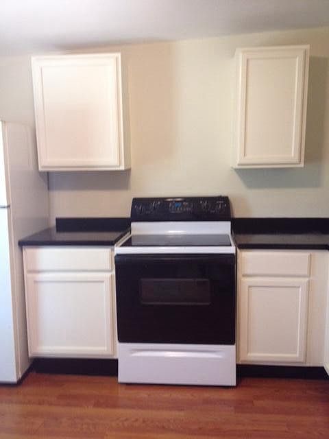 2nd image of 815 Spring Ave