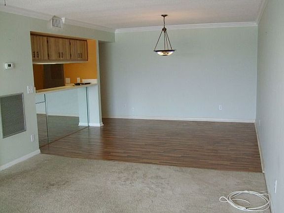 Living/dining area