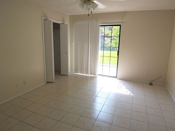 4th image of 111 Las Palmas St APT 1