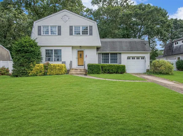 40 Brandy Lane, Lake Grove, NY 11755