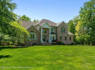 1 Donna Ct, Manalapan, NJ 07726