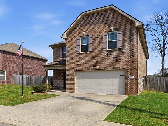 2nd image of 1749 Auburn Ln