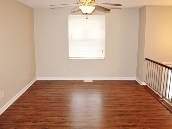 5th image of 203 Fenster Dr
