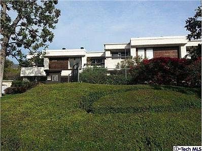 FRONT VIEW OF COMPLEX