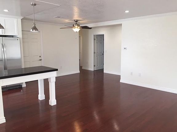 5th image of 216 Northwood Dr