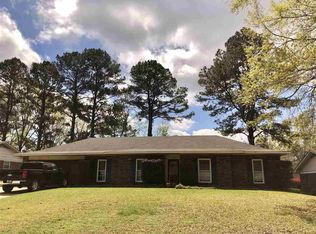 1204 Pineview Dr, Clinton, MS 39056
