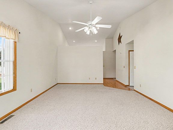 5th image of 8936 N Brookshire Dr