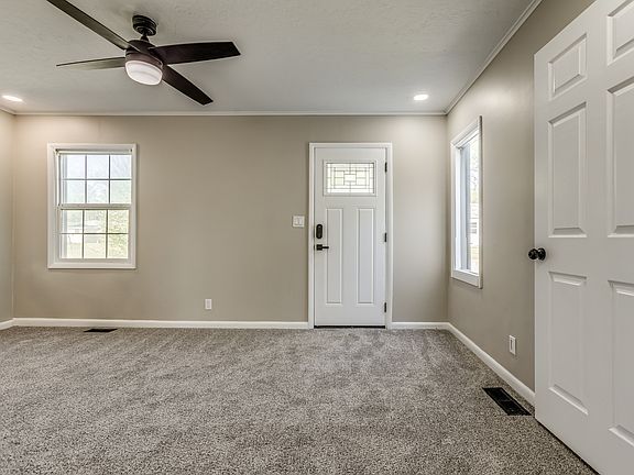 2nd image of 1220 Garden Dr