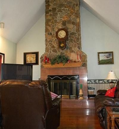 3rd image of 2601 Monterey Dr