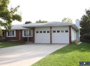 1020 Daybreak Cir, Lincoln, NE 68505