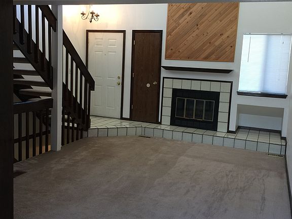 LVG-Rm w/Wood Burning-Fireplace