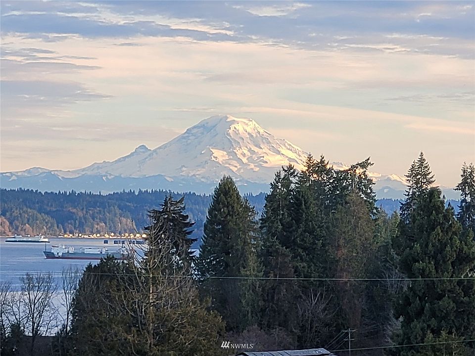 1st image of 2493 3rd Ave E
