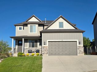 9051 N Clubhouse Ln, Eagle Mountain, UT 84005