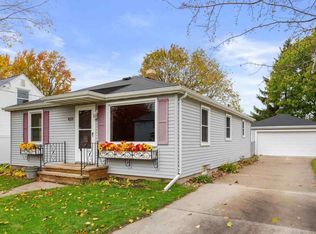 528 8th St, Menasha, WI 54952