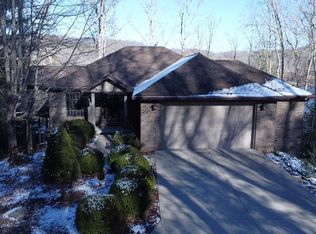 151 Hawks Chase Ln, Daniels, WV 25832