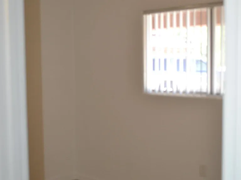137 W Macarthur St #B2 — Photo 8