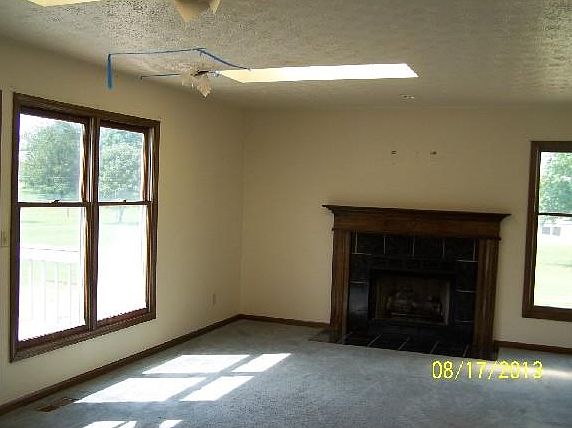 5th image of 1075 Sherry Ln NE