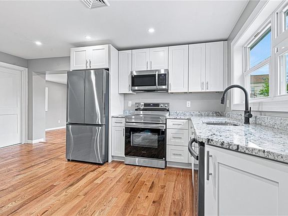 2nd image of 33 Tower St