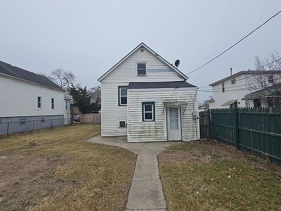 3rd image of 422 Garfield Ave