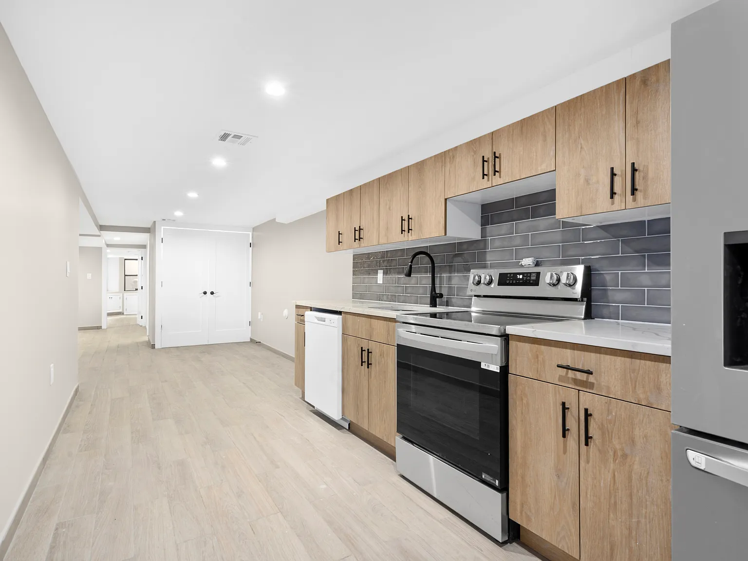 964 Saint John's Place — Photo 1
