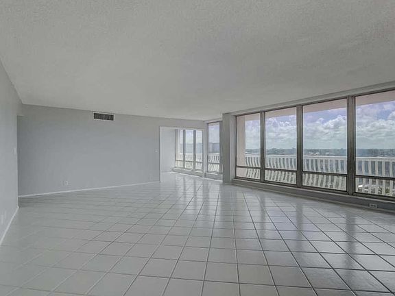 5th image of 4020 Galt Ocean Dr APT 601