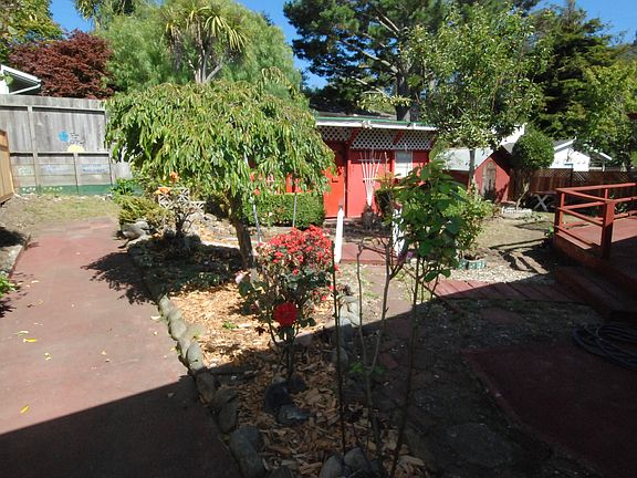 4th image of 151 Juanita Ave