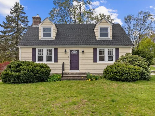 1 Garfield Ave, Rumford, RI 02916