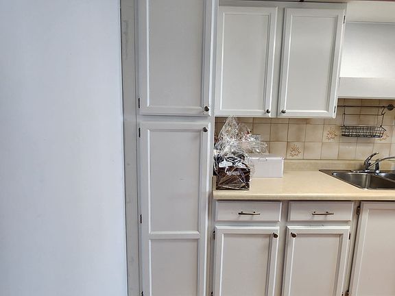 5th image of 11881 88th Ave #201