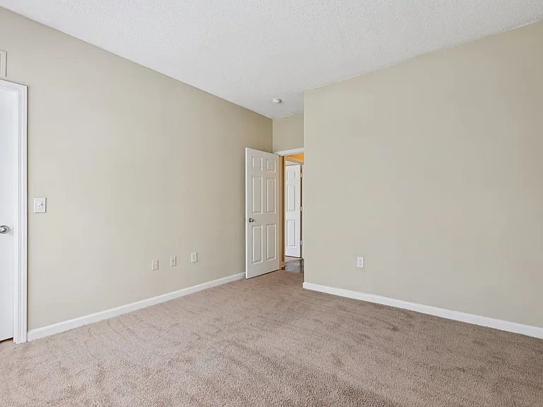 Brookside Park Apartments — Photo 71