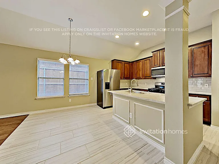 510 Maplewood Dr — Photo 5